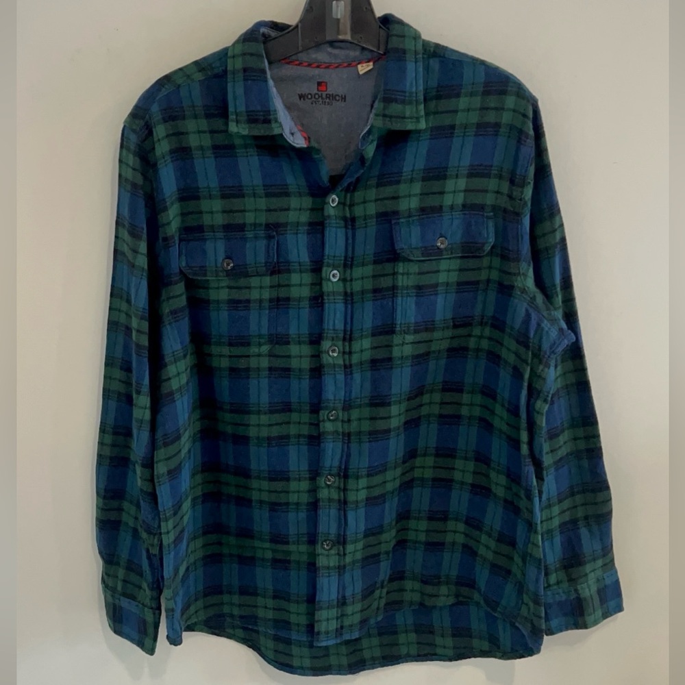 Woolrich Men’s Plaid Flannel Button Down Shirt. - Picture 3 of 10